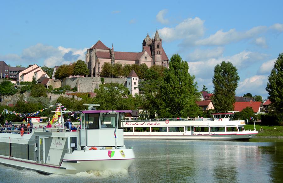 Auch ein Bootsausflug bietet sich bei einem Besuch Breisachs an an.